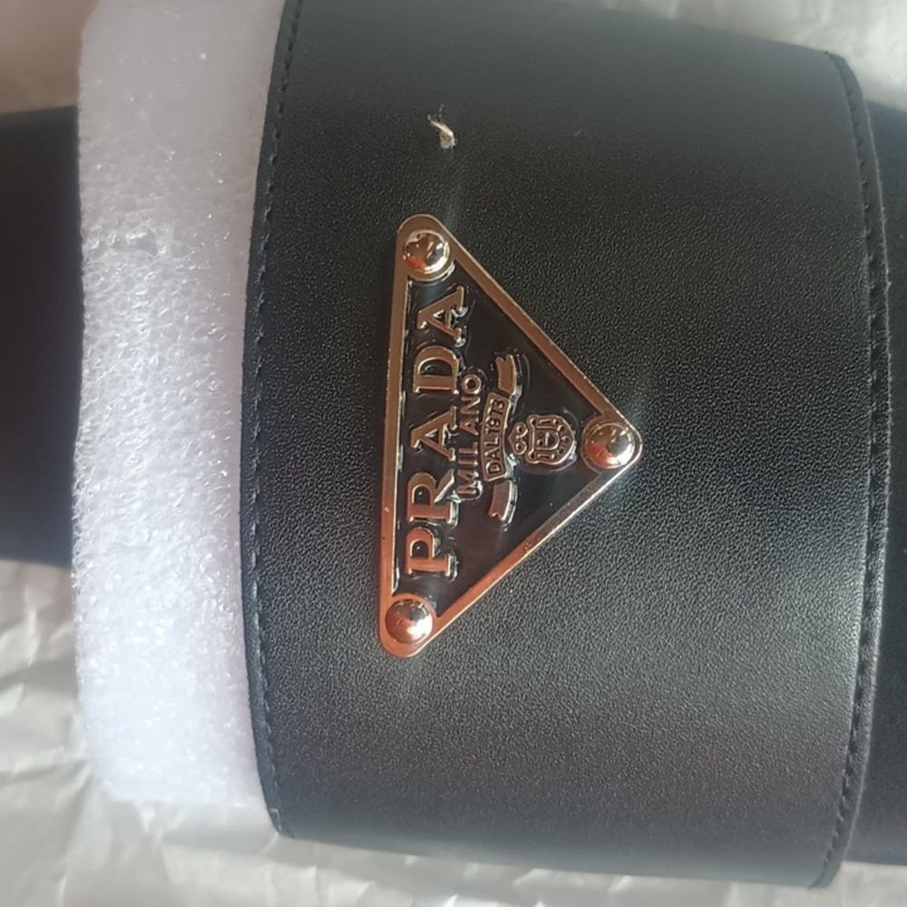 PRADA SLIDES - Picture 3 of 4